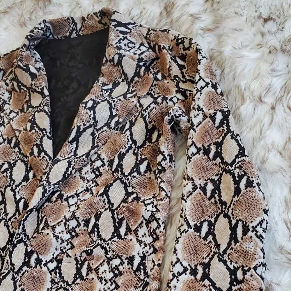 Animal Print Design Jacket 🌴 - Picture 6 of 8